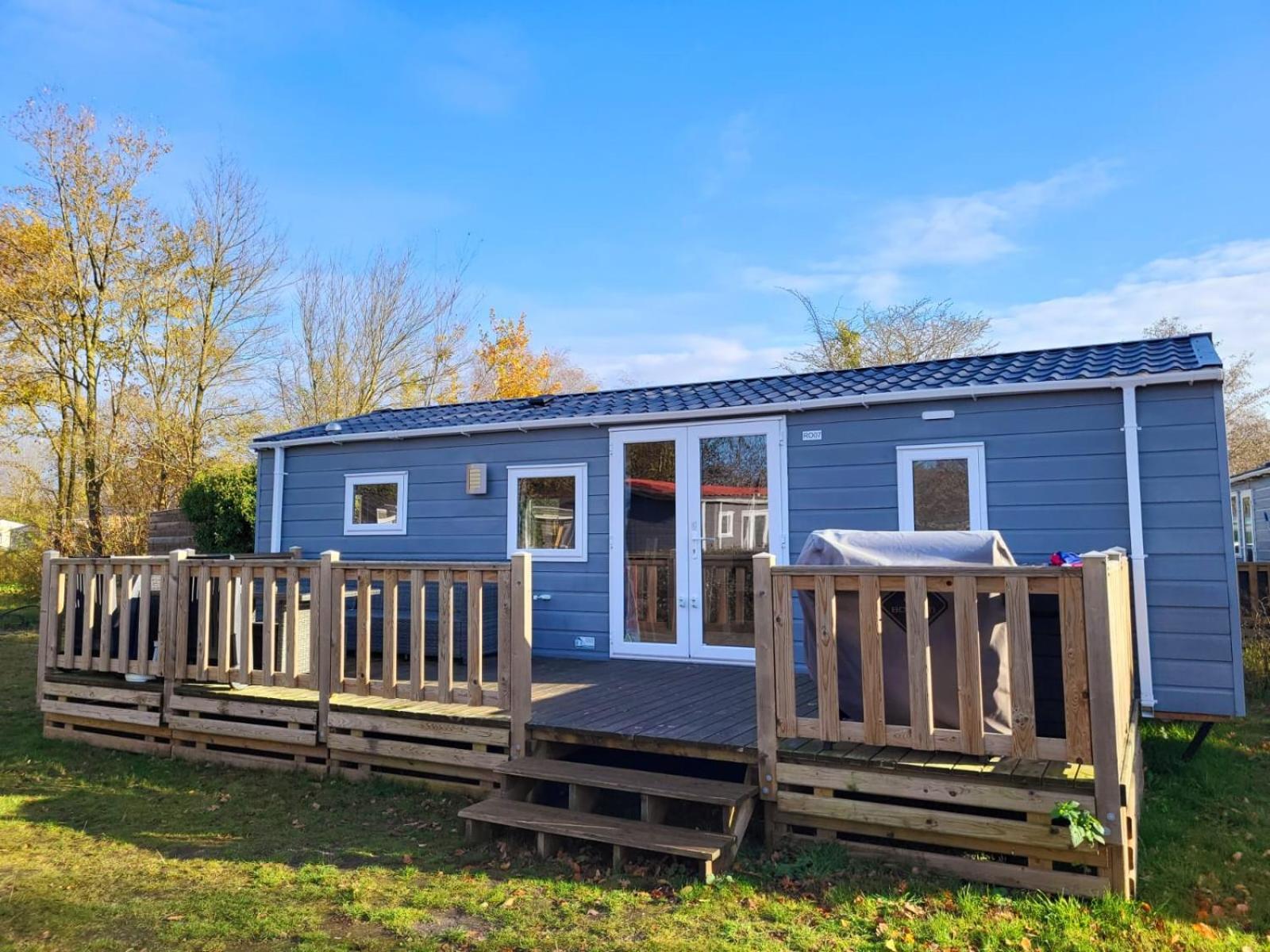 Strandhuis 'Het Kompas' Lauwersoog Exterior foto